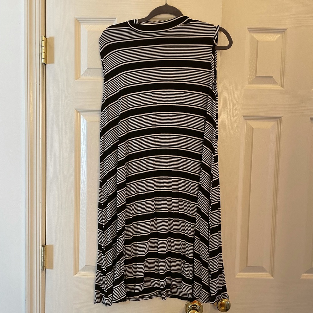 sleeveless dresses for women